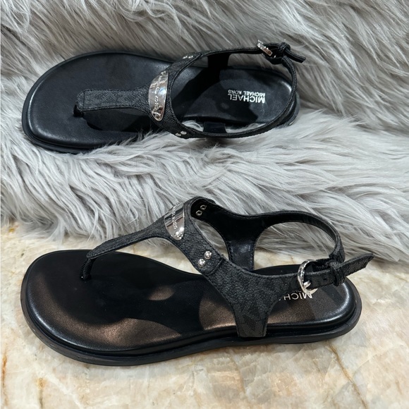 Michael Kors Women’s MK Logo Plate Sandals. New - Picture 2 of 7